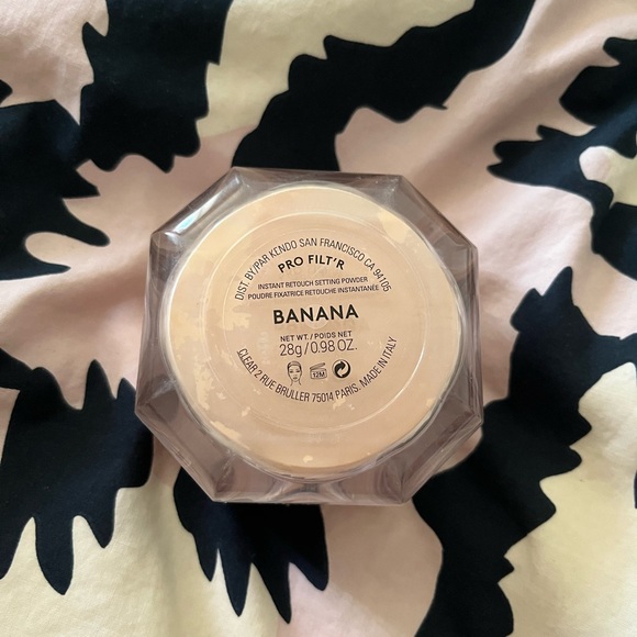 Fenty Beauty Pro Filt’r Instant Retouch Setting Powder - Banana - Picture 4 of 4